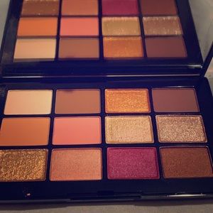 Eyeshadow palette